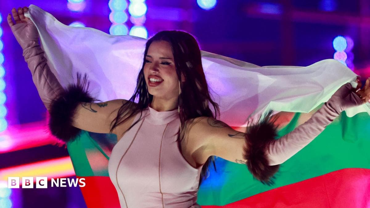 Eurovision winner Dara waving a Bulgarian flag