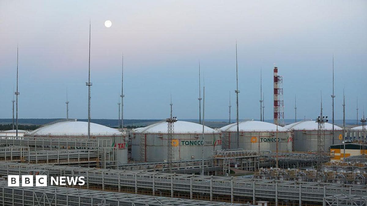 A stock photo of a refining and petrochemical plant in Nizhnekamsk (stock photo)